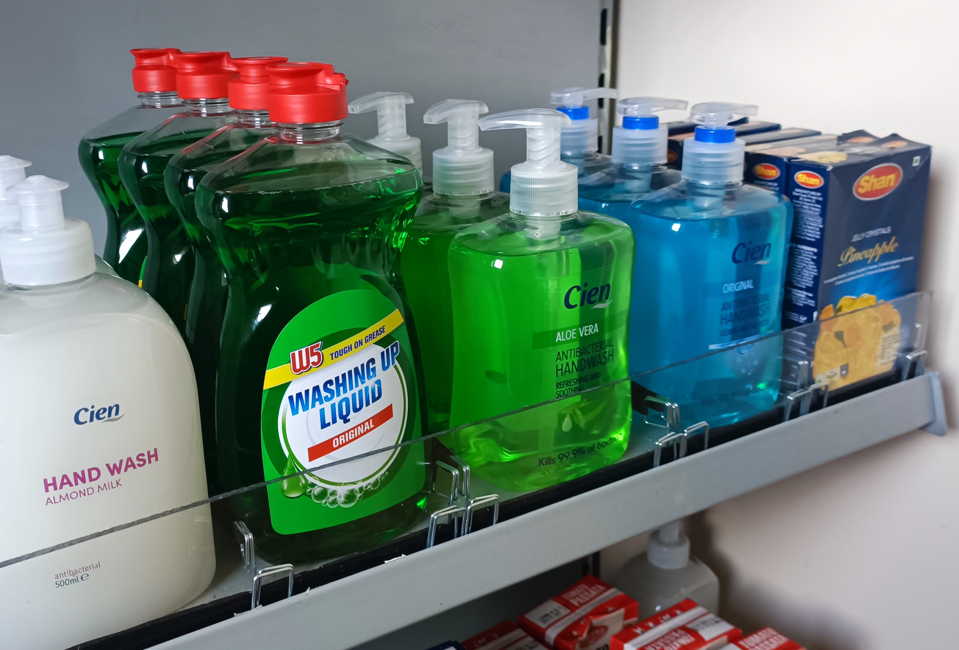 Doubler elastic shelf pusher — the solution